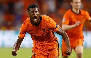 鄧弗里斯距一項(xiàng)荷蘭紀(jì)錄只差3球 科曼：希望我的紀(jì)錄不會(huì)保持太久