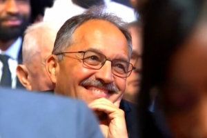 霍華德：沒有范甘迪就沒有德懷特-霍華德 因為你我才能進(jìn)入名人堂