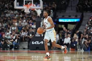 美記：福克斯卡斯?fàn)柟甓际浅智蛴型ν饩€不夠好 馬刺需想辦法