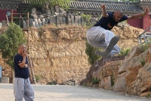 文班曬照回顧休賽期：與狼王&奧拉朱旺等人特訓 前往少林寺修行