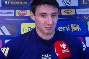 坎比亞索：這是我踢過最奇怪的比賽 以色列每次進(jìn)攻都感覺要出事