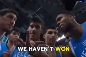 優(yōu)質領袖！字母哥賽后提醒隊友：我們現(xiàn)在什么都還沒有贏下！