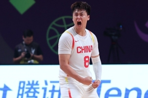 趙睿：打球肯定是要有脾氣的 但是國家隊隊友會提醒我穩(wěn)住情緒