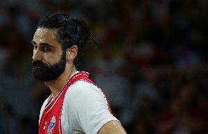 心態(tài)崩了！比塔澤&申格利亞相繼出現(xiàn)大動作被吹違體 均提前離場