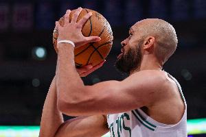 懷特：庫里曾鼓勵我多投 這讓我變成場均出手10個三分的球員