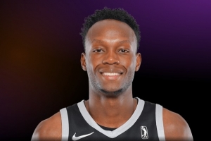 隊(duì)記：馬刺已簽下鋒線球員奧薩伊-奧西福 21人大名單已齊整