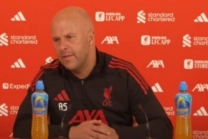 斯洛特賽前:希望進攻線繼續(xù)發(fā)揮關(guān)鍵作用 伊薩克是我們想要的球員