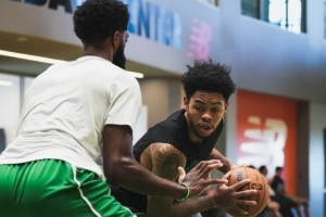 綠軍官方曬訓(xùn)練照：普理查德&新援安芬尼-西蒙斯在列