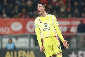 意媒：國米為DV9開800萬歐免簽?zāi)晷?，但他尚未回?yīng)畢竟為時尚早