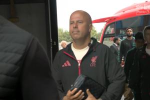 斯洛特解釋伊薩克缺席：他應該先正規(guī)訓練一周，戰(zhàn)馬競保證進名單