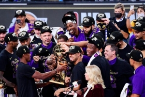 20年奪冠是進(jìn)名人堂的關(guān)鍵?霍華德：只是錦上添花 個(gè)人發(fā)揮更重要