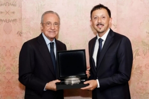 弗洛倫蒂諾賽前與馬賽主席會(huì)面，并向其贈(zèng)送禮物