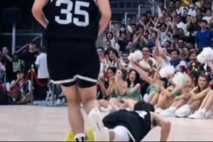 活力滿滿！徐杰爆砍34分11板6助 投進三分后原地做了一個俯臥撐