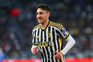 意天空預(yù)測尤文vs多特首發(fā)：坎比亞索復(fù)出，麥肯尼和奧蓬達競爭