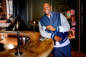 退役后迅速轉(zhuǎn)行！曼丹達成為電視解說嘉賓，作為專家點評歐冠比賽