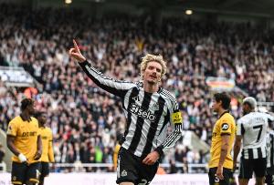 世體：巴薩需警惕紐卡的高空威脅，阿勞霍和克里斯滕森可能首發(fā)