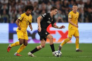 拜仁棄將對(duì)轟世界波！校友阿德耶米和伊爾迪茲各自破門后打趣敘舊