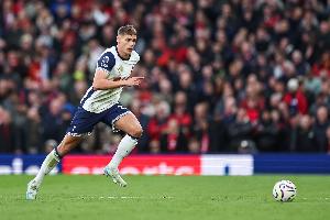 范德文談犯規(guī)染黃：我覺得我是去爭奪球權(quán)，所以那不是紅牌