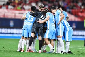 博主：河南隊(duì)今日乘高鐵前往武漢備戰(zhàn)聯(lián)賽，球隊(duì)距離保級(jí)越來(lái)越近