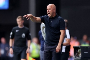 回聲報：新陣容能否應(yīng)對英超和歐冠雙線考驗，是斯洛特的新問題