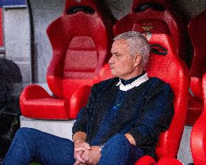 葡體主帥：很高興與穆帥這樣偉大教練交手，但葡超三連冠目標(biāo)不變