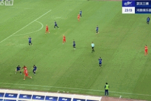 差之毫厘！黃銳烽邊路傳中，鐘義浩門(mén)前搶點(diǎn)推射稍偏出立柱