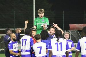 虎父無犬子！切赫16歲兒子上演成年隊(duì)首秀，點(diǎn)球大戰(zhàn)2次撲出點(diǎn)球