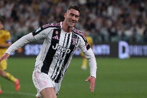 續(xù)約嗎？DV9僅出場30分鐘獨造3球是本賽季歐冠最多 近7場6球1助