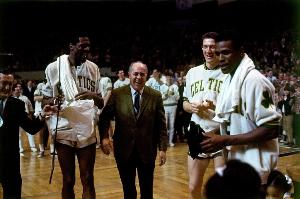 綠軍奠基人！綠軍在已故名帥紅衣主教奧爾巴赫生日之際表達(dá)懷念