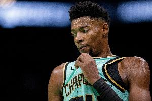 才23歲！李：布蘭登-米勒主動承擔領(lǐng)袖責任 親自輔導尼克-史密斯