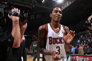 出道即巔峰代表！?！白钅贻p50分先生”詹寧斯36歲生日快樂??