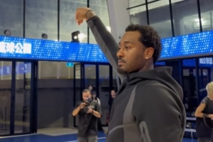 寶刀未老！沃爾中國行投三分 連進(jìn)八球彈無虛發(fā)