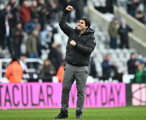 伊勞拉：在補(bǔ)時(shí)階段進(jìn)球感覺(jué)很棒 我們?cè)诙ㄎ磺蚍朗胤矫孢€需提升