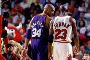 巴克利：我被不少人隔扣過(guò)那不是什么大事 喬丹也被AI晃過(guò)