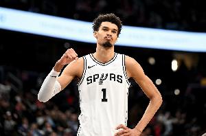 是否會在球場上用中國功夫？文班亞馬：可能會用那么一次