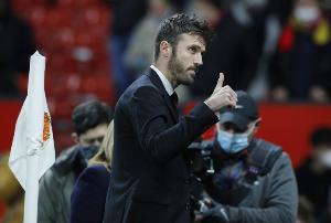 曾臨時(shí)帶隊(duì)3場(chǎng)不?。∮⒚剑嚎ɡ锟嗽敢饨邮致?lián)，伊勞拉也是候選