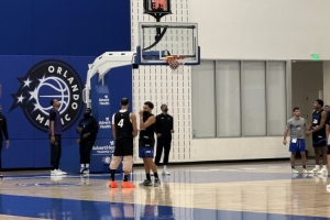 3月份左膝手術(shù)！莫斯利：薩格斯今天完成了所有非對抗訓(xùn)練項目