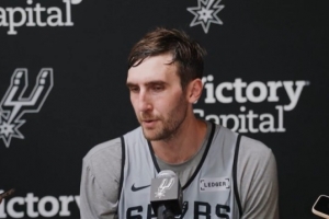 科內(nèi)特：防守是球隊的特質(zhì)  防守端的強度將決定比賽打法和節(jié)奏