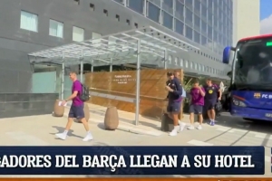 六臺(tái)：巴薩球員已抵達(dá)下塌酒店休息，準(zhǔn)備迎戰(zhàn)巴黎