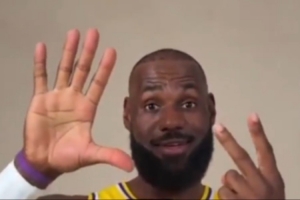 NBA版手勢舞！詹庫杜領銜眾將用手勢比出自己是第幾個賽季