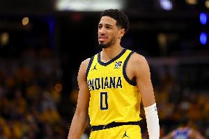 哈利伯頓：楊瀚森真的很會傳球 他會適應(yīng)NBA的