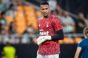 官方：巴西隊征召29歲諾丁漢門將約翰-維克托，替代受傷的埃德森