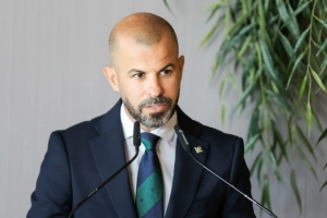 馬卡：貝蒂斯體育總監(jiān)賽后對主裁判進(jìn)行威脅，后者可能因此被處罰