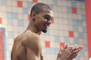 失誤有點(diǎn)多其他完美！文班16分鐘3投3中砍下9分10籃板7助攻3蓋帽