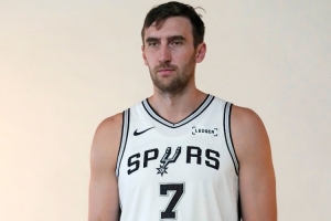 這個(gè)引援超值！科內(nèi)特替補(bǔ)出戰(zhàn)14分鐘 6中6&4罰全中砍16分4板！