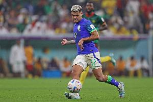 飛行途中窗戶破裂！巴媒：吉馬良斯、喬林頓與巴西隊匯合行程受阻