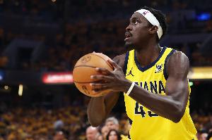 攻防依舊全面！西亞卡姆9中5&三分5中3拿到14分 另有3板3助2斷