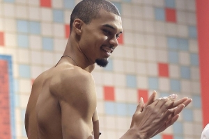 名嘴：本以為文班亞馬的身體無法變得強壯 現(xiàn)在來看確實變了