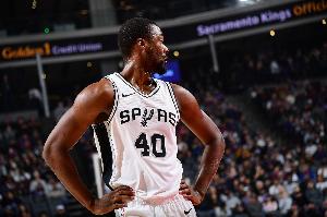 投得離譜！巴恩斯半場6中0未得分 貢獻(xiàn)2板4助