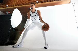 半場打卡！文班亞馬僅出戰(zhàn)16分鐘 10中6&10罰9中怒轟22分7板3助